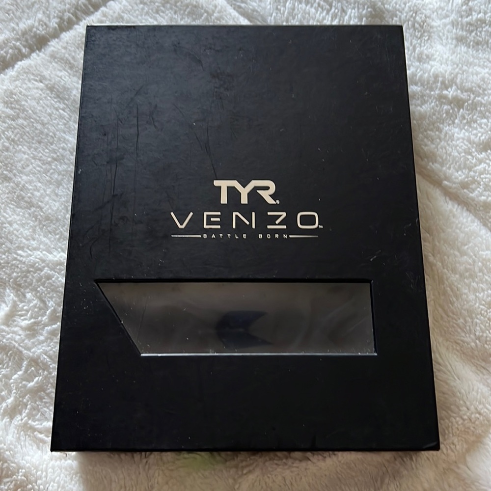 TYR Venzo